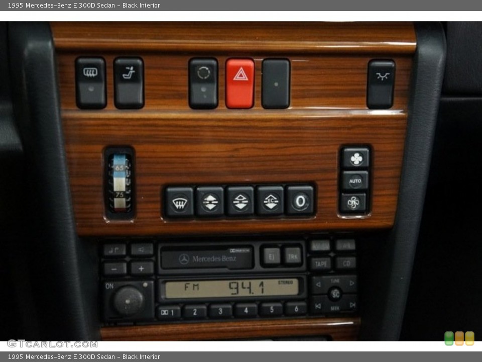 Black Interior Controls for the 1995 Mercedes-Benz E 300D Sedan #99104877