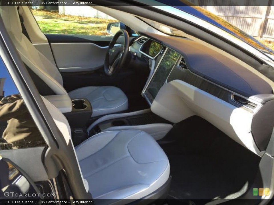 Grey Interior Photo for the 2013 Tesla Model S P85 Performance #99108499
