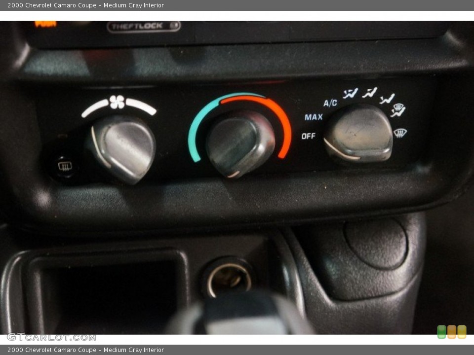 Medium Gray Interior Controls for the 2000 Chevrolet Camaro Coupe #99135694
