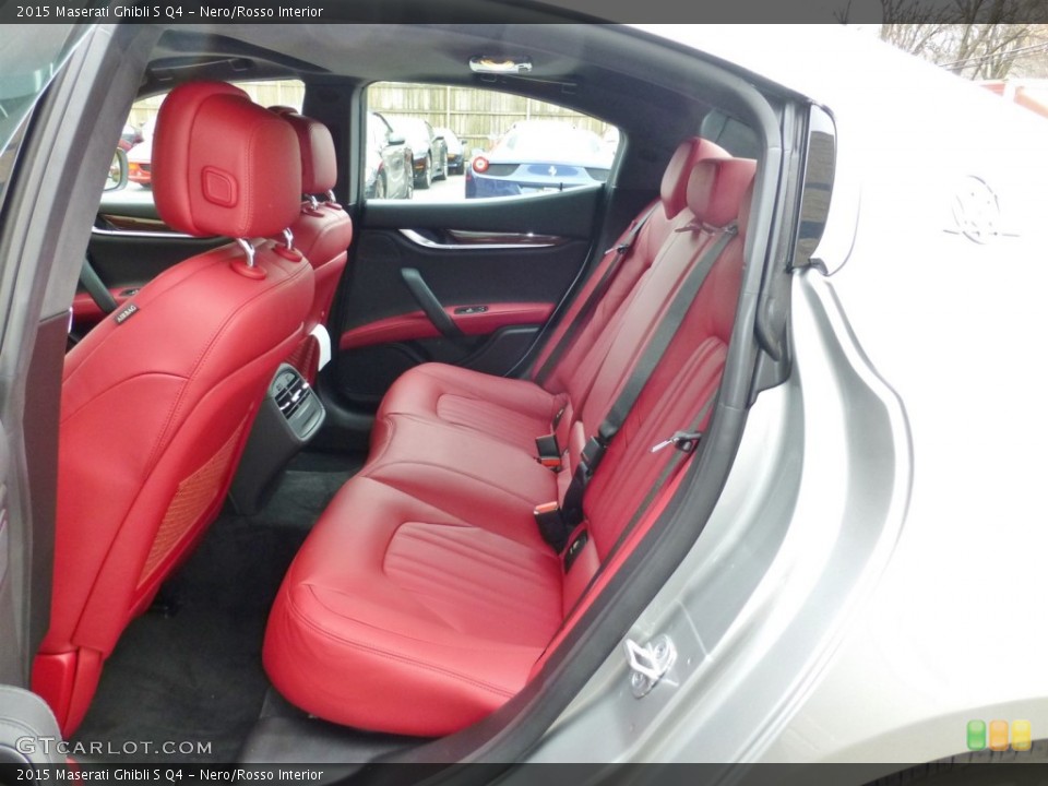 Nero/Rosso Interior Rear Seat for the 2015 Maserati Ghibli S Q4 #99172036