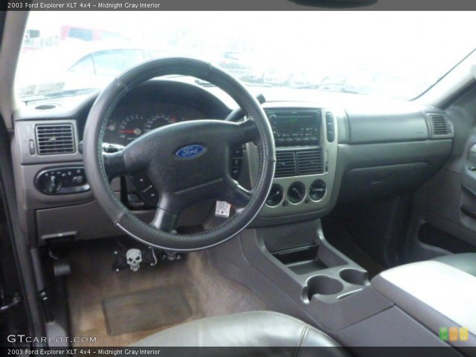 Midnight Gray Interior Photo for the 2003 Ford Explorer XLT 4x4 #99312208