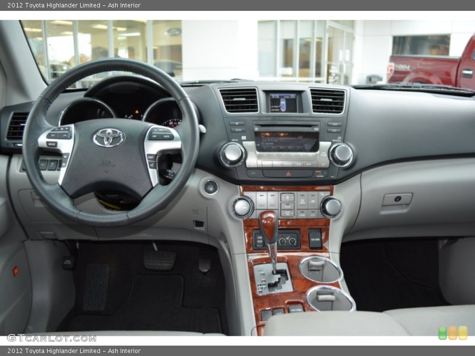 Ash Interior Dashboard for the 2012 Toyota Highlander Limited #99374139