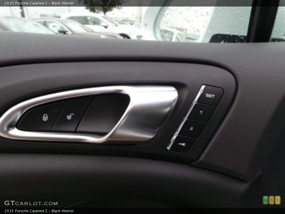 Black Interior Controls for the 2015 Porsche Cayenne S #99447850