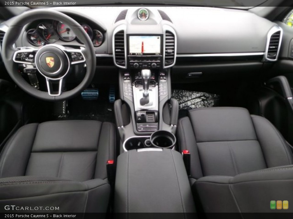 Black Interior Dashboard for the 2015 Porsche Cayenne S #99448078