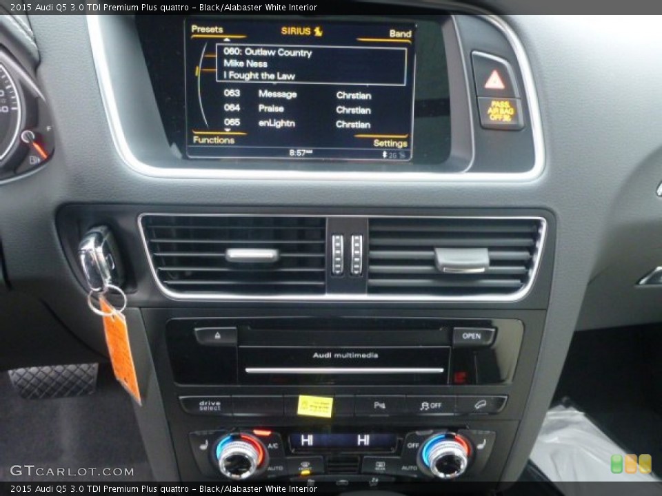 Black/Alabaster White Interior Controls for the 2015 Audi Q5 3.0 TDI Premium Plus quattro #99617248