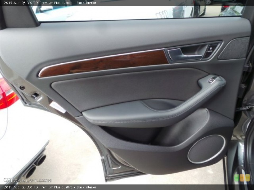 Black Interior Door Panel for the 2015 Audi Q5 3.0 TDI Premium Plus quattro #99700880