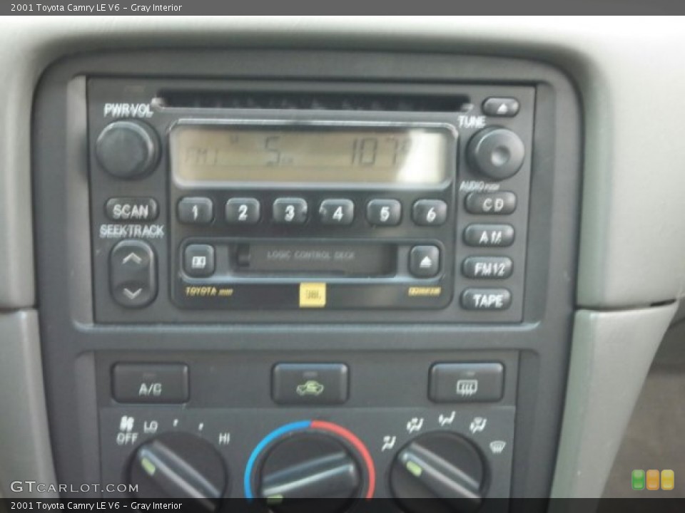 Gray Interior Audio System for the 2001 Toyota Camry LE V6 #99762180