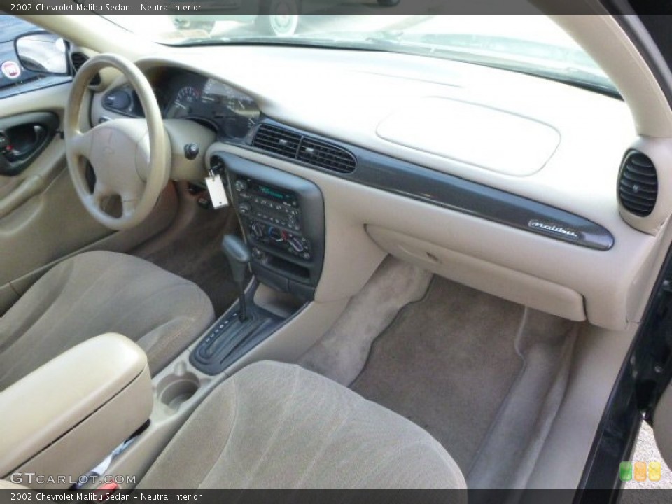 Neutral Interior Photo for the 2002 Chevrolet Malibu Sedan #99787046