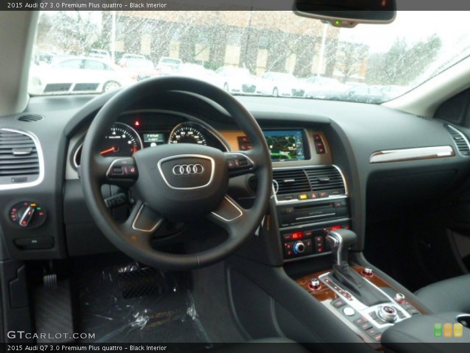 Black Interior Dashboard for the 2015 Audi Q7 3.0 Premium Plus quattro #99827250