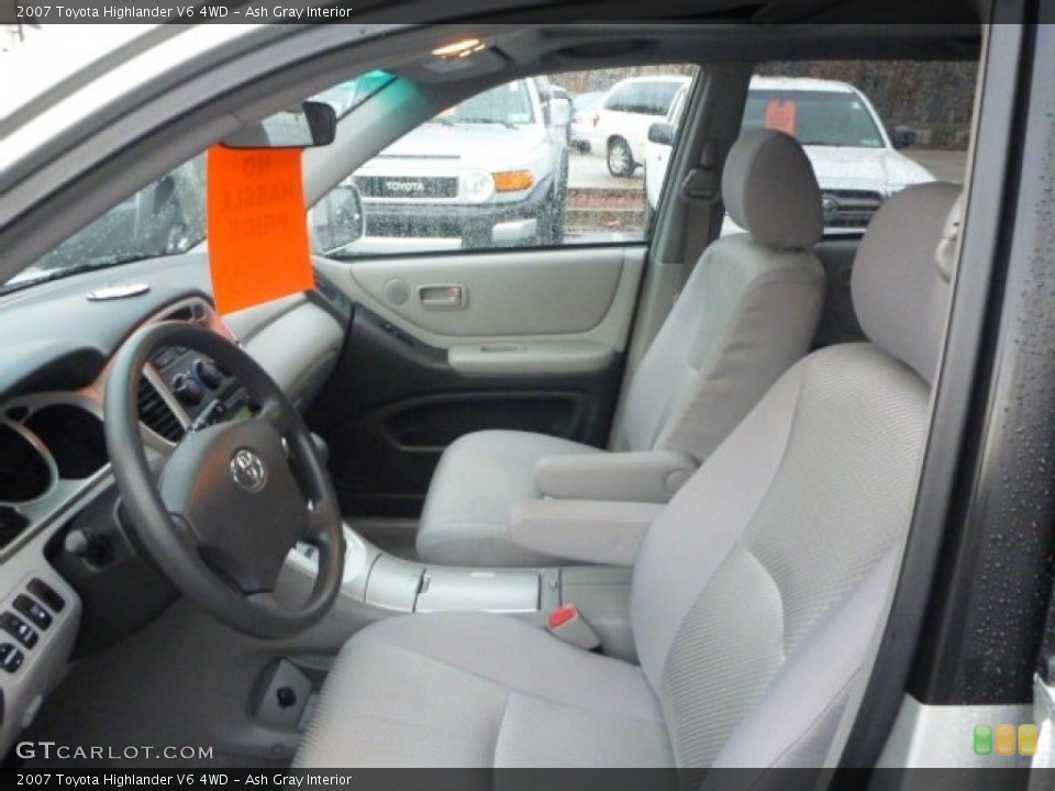 Ash Gray Interior Photo for the 2007 Toyota Highlander V6 4WD #99982206