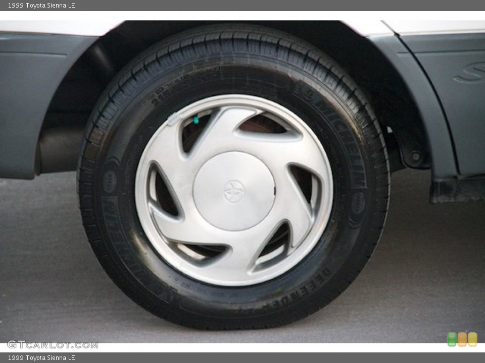 1999 Toyota Sienna LE Wheel and Tire Photo #100596203