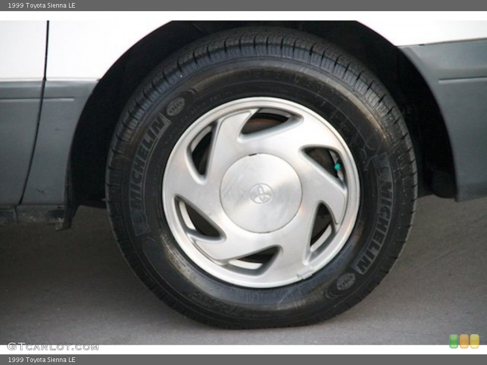 1999 Toyota Sienna LE Wheel and Tire Photo #100596224