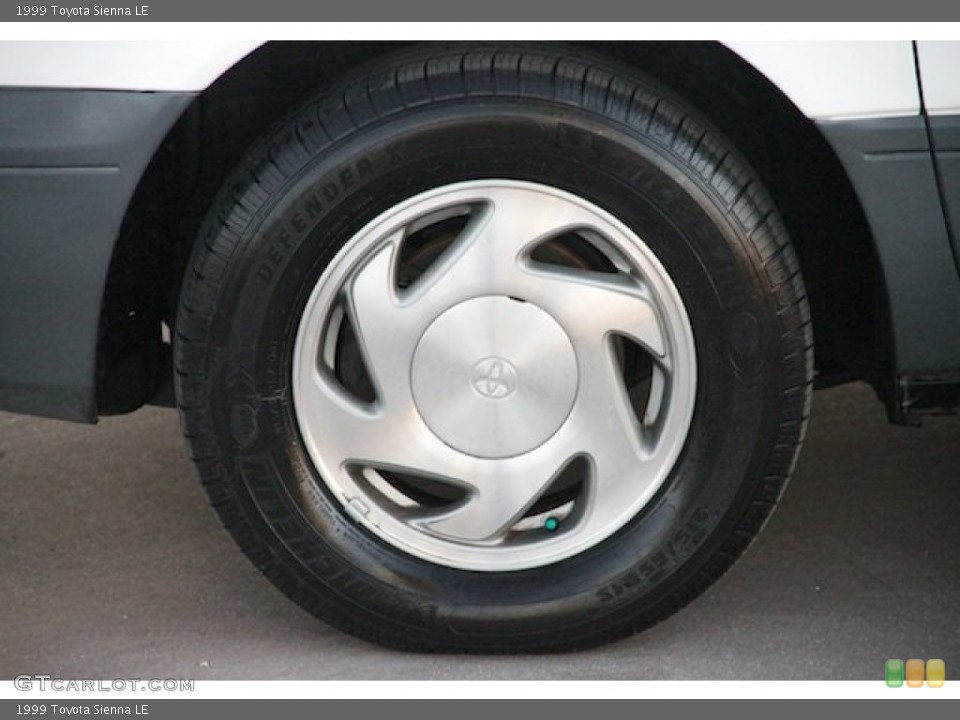 1999 Toyota Sienna LE Wheel and Tire Photo #100596263