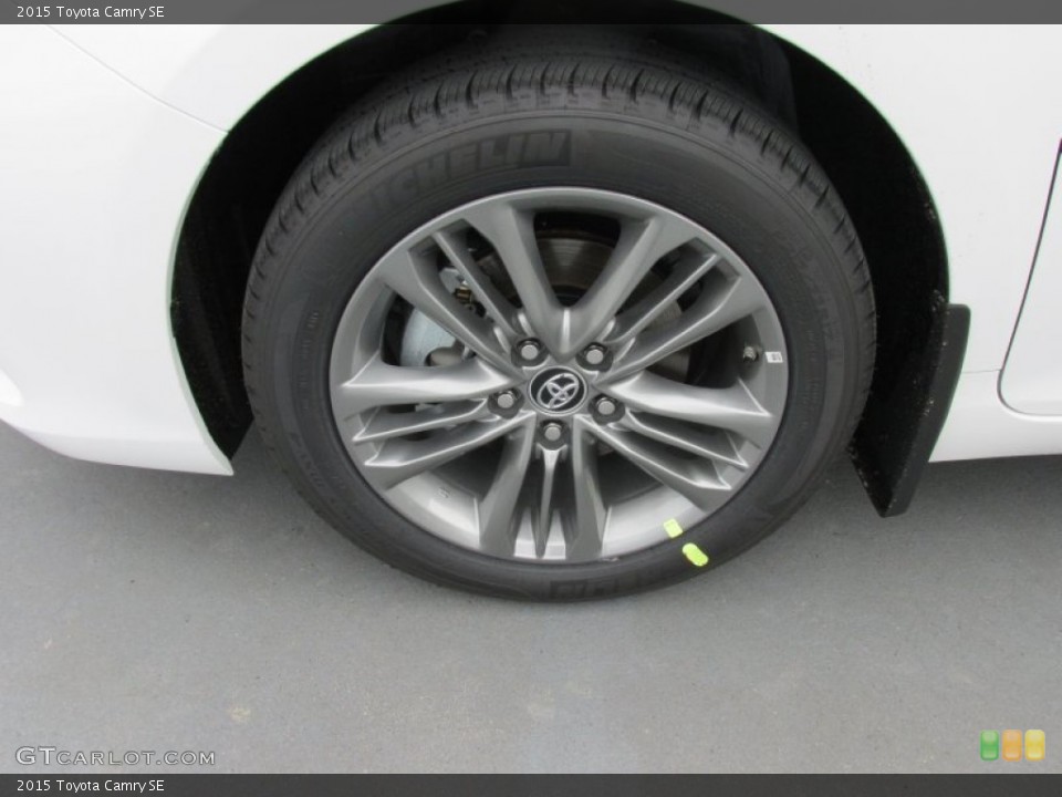 2015 Toyota Camry SE Wheel and Tire Photo #101934737