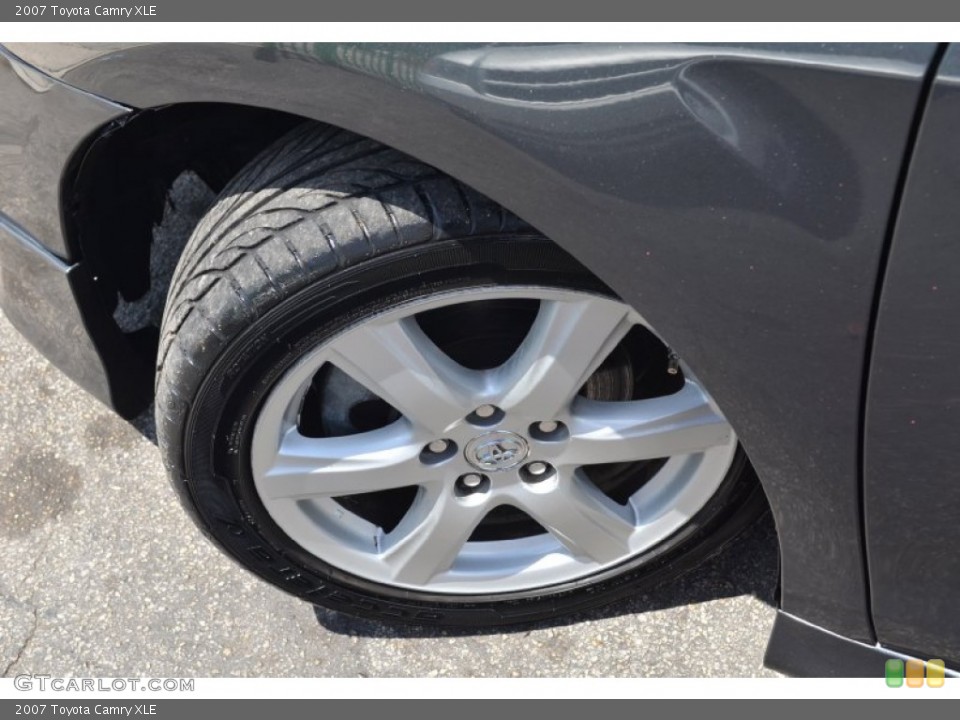 2007 Toyota Camry XLE Wheel and Tire Photo #103230619