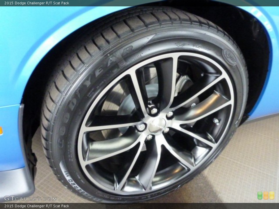 2015 Dodge Challenger R/T Scat Pack Wheel and Tire Photo #103463661