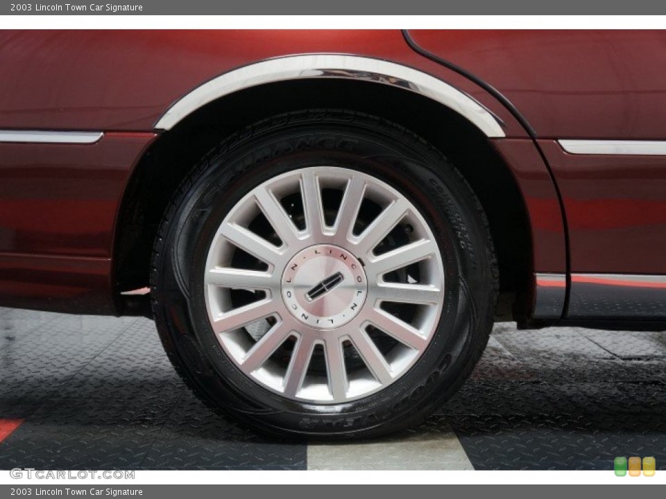 2003 Lincoln Town Car Signature Wheel and Tire Photo #103548281