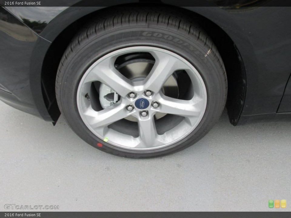 2016 Ford Fusion SE Wheel and Tire Photo #103597276