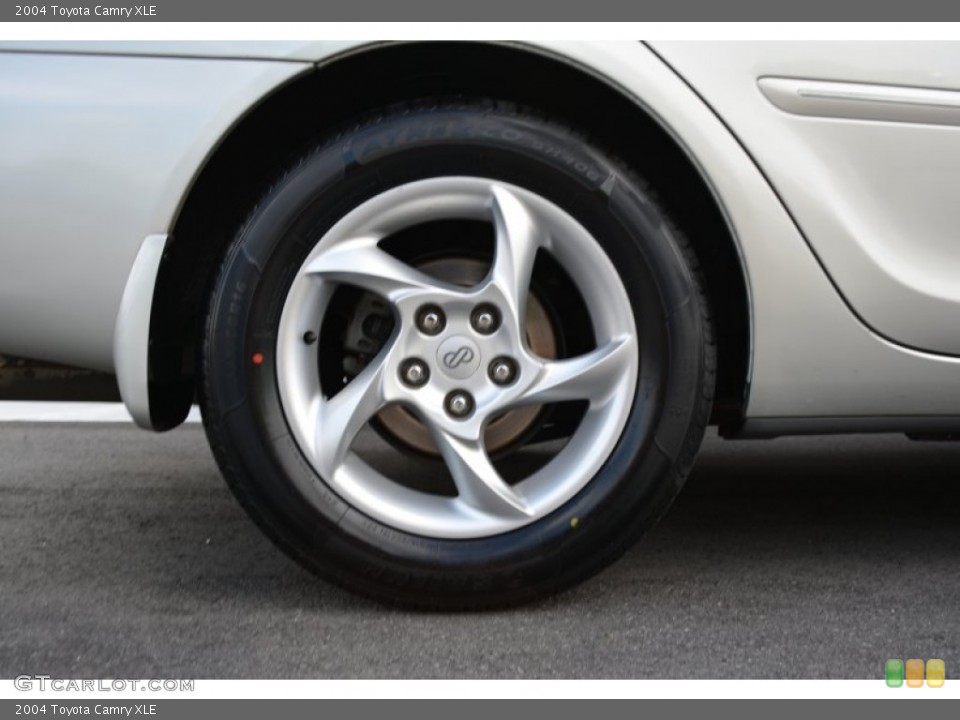2004 Toyota Camry XLE Wheel and Tire Photo #103597826