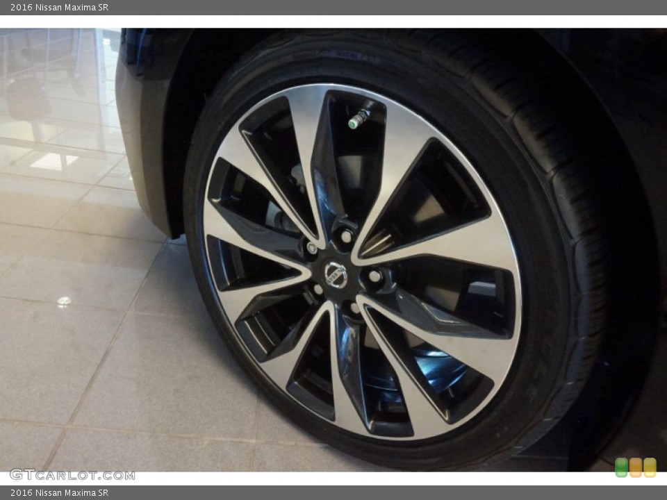 2016 Nissan Maxima SR Wheel and Tire Photo #104537035