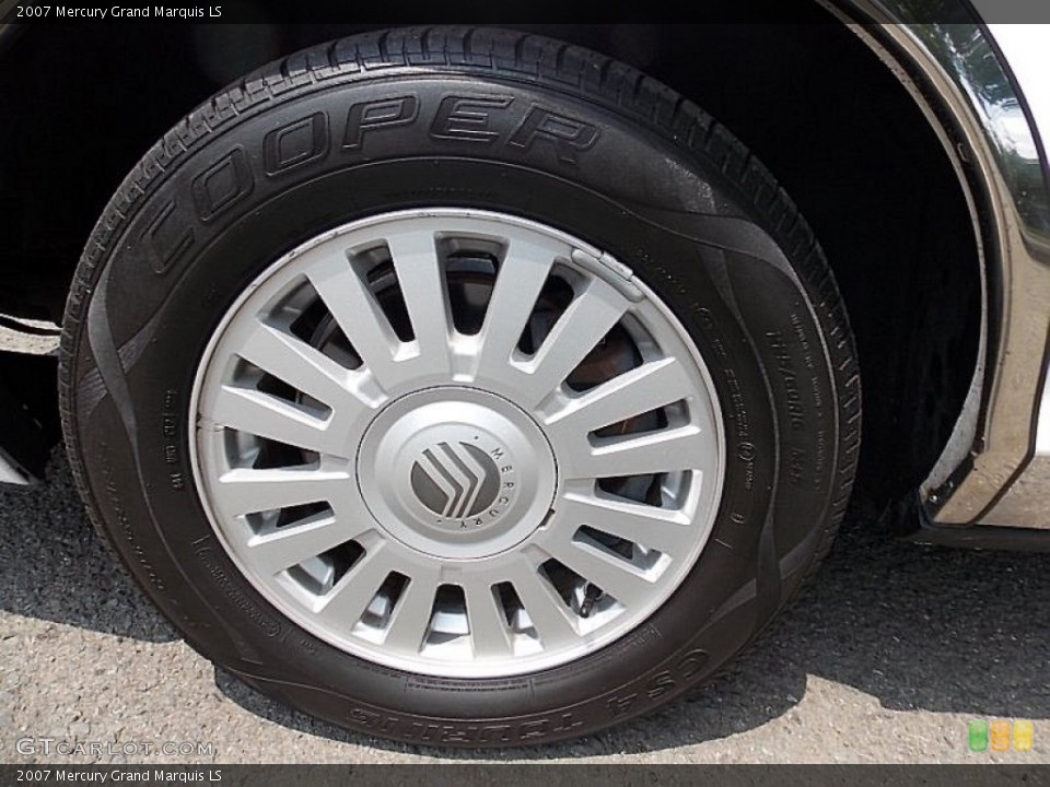 2007 Mercury Grand Marquis LS Wheel and Tire Photo #105240233