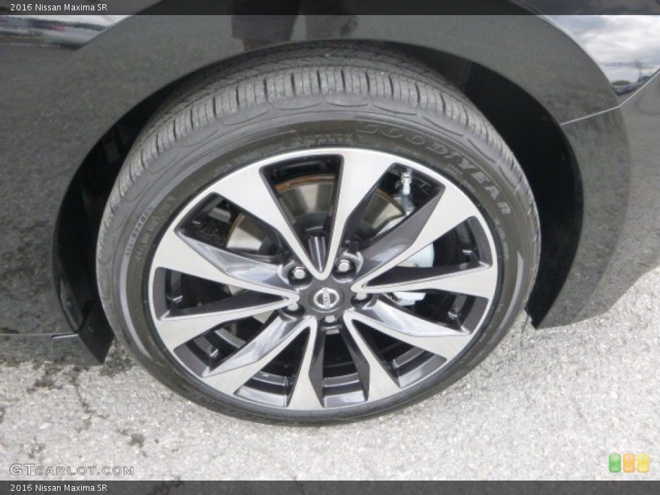 2016 Nissan Maxima SR Wheel and Tire Photo #105766151