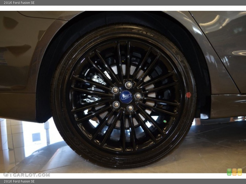 2016 Ford Fusion SE Wheel and Tire Photo #106097128