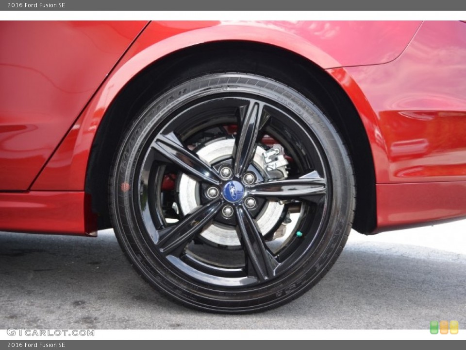 2016 Ford Fusion SE Wheel and Tire Photo #106136032