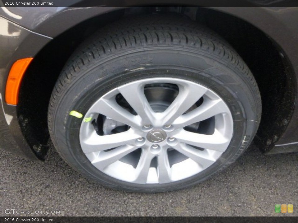 2016 Chrysler 200 Limited Wheel and Tire Photo #106396364