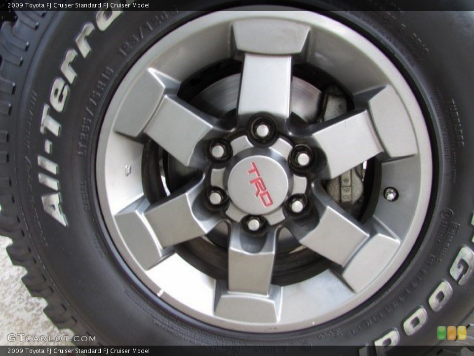 2009 Toyota FJ Cruiser Wheels and Tires