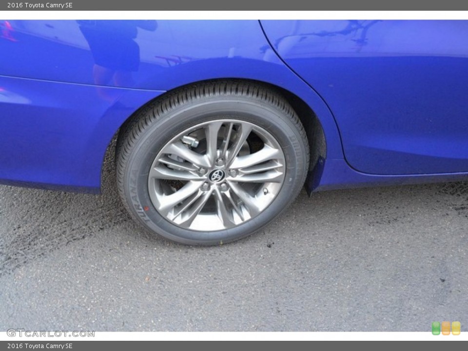 2016 Toyota Camry SE Wheel and Tire Photo #106501822