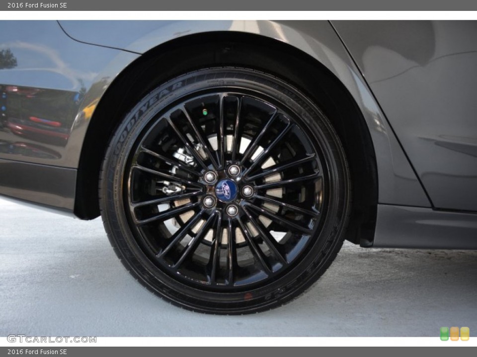 2016 Ford Fusion SE Wheel and Tire Photo #106553647