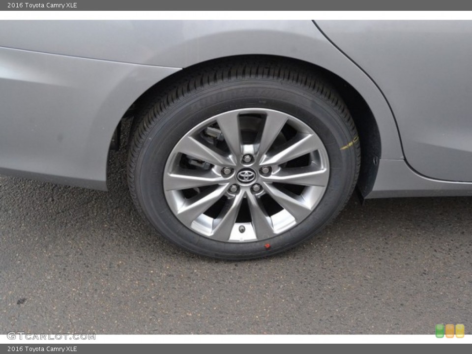 2016 Toyota Camry XLE Wheel and Tire Photo #106738912