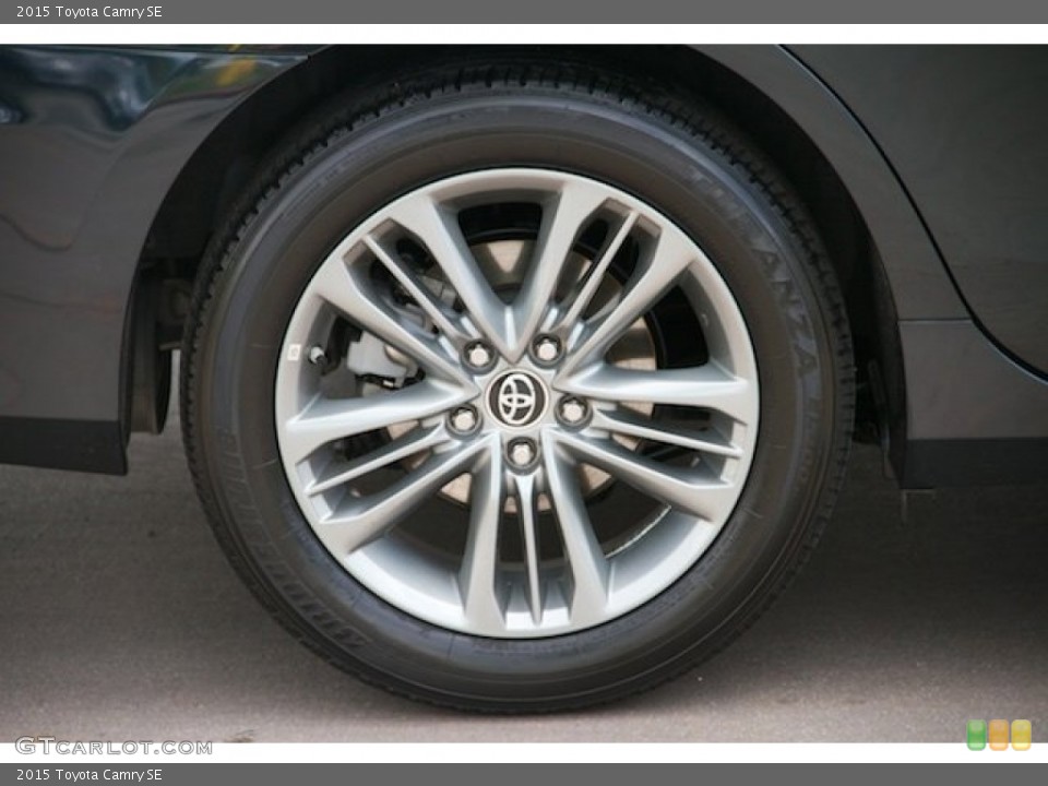 2015 Toyota Camry SE Wheel and Tire Photo #107199305