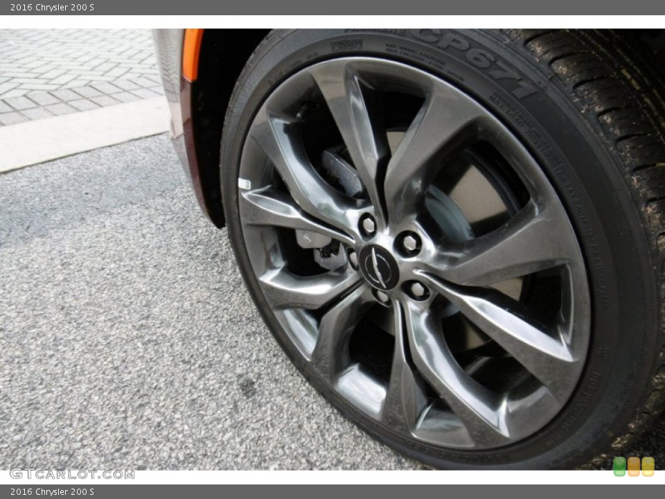 2016 Chrysler 200 S Wheel and Tire Photo #107288936