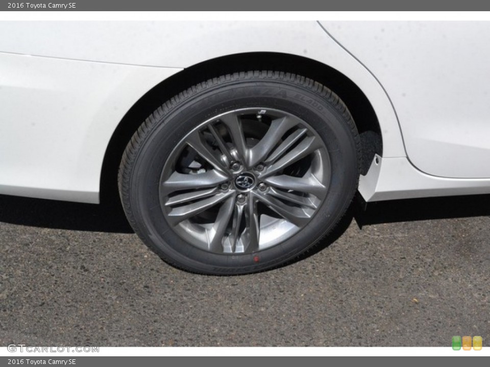 2016 Toyota Camry SE Wheel and Tire Photo #107299271