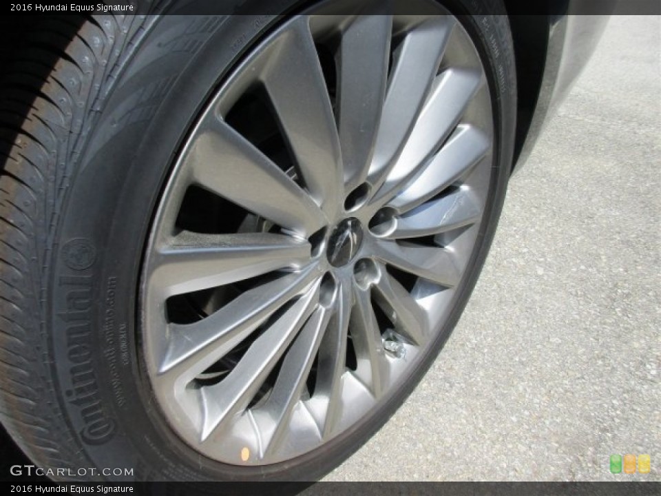 2016 Hyundai Equus Signature Wheel and Tire Photo #107313578