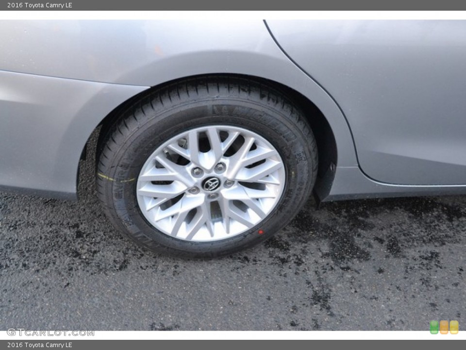 2016 Toyota Camry LE Wheel and Tire Photo #107462759