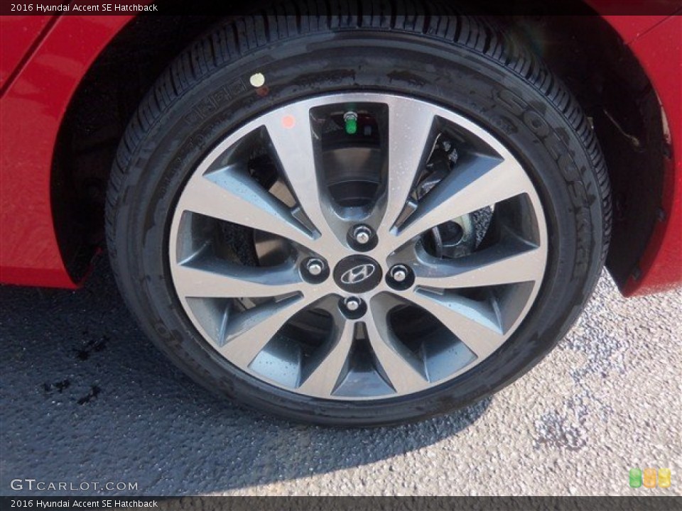 2016 Hyundai Accent SE Hatchback Wheel and Tire Photo #107608615