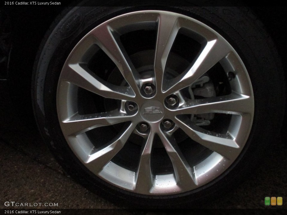 2016 Cadillac XTS Luxury Sedan Wheel and Tire Photo #108645930