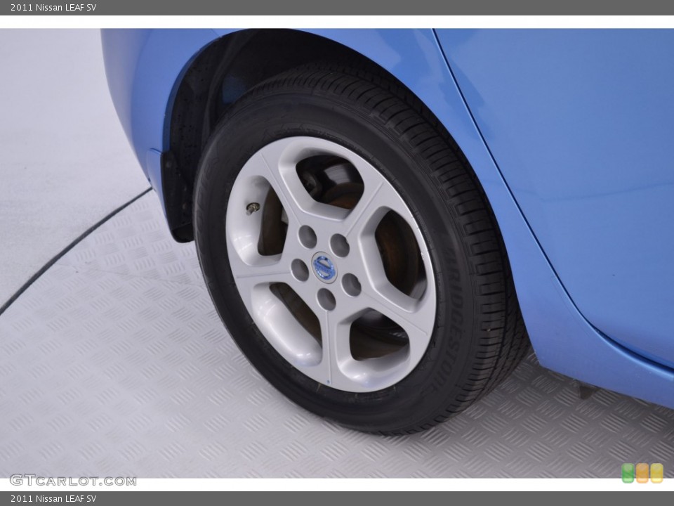 2011 Nissan LEAF SV Wheel and Tire Photo #108810567