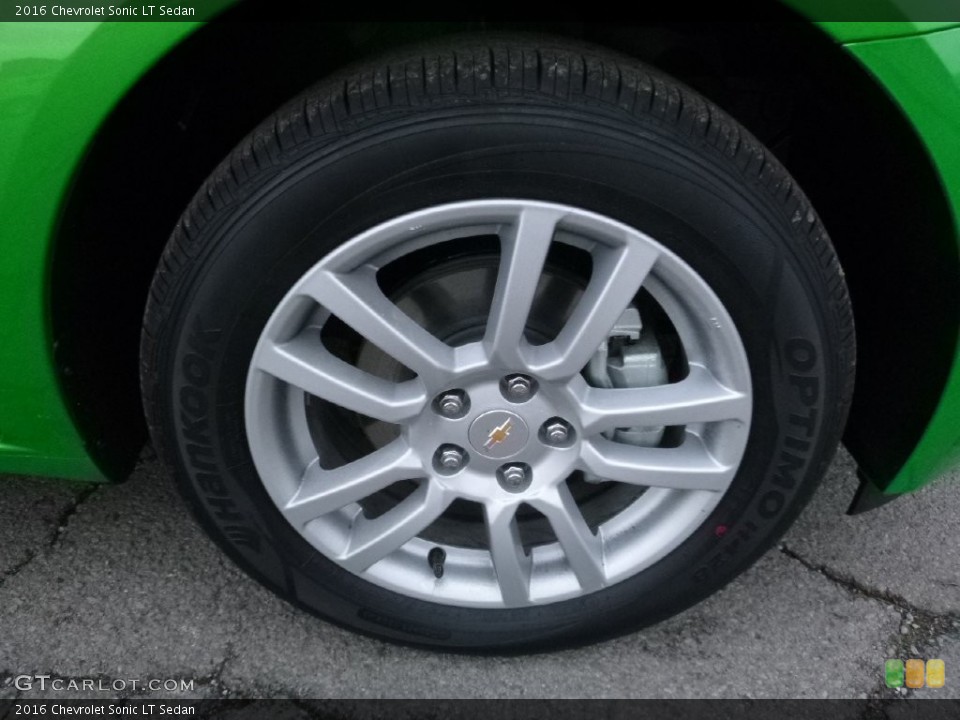 2016 Chevrolet Sonic LT Sedan Wheel and Tire Photo #109529580