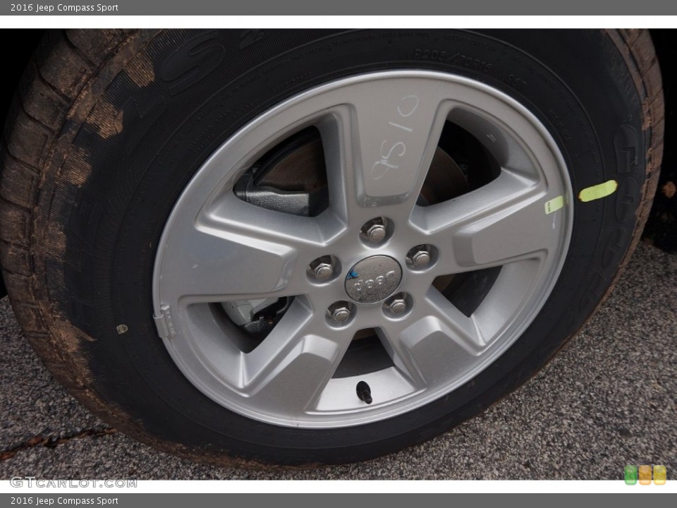 2016 Jeep Compass Sport Wheel and Tire Photo #109598237