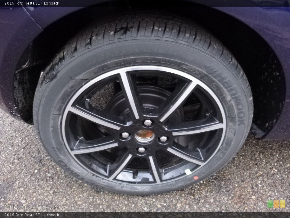 2016 Ford Fiesta SE Hatchback Wheel and Tire Photo #109713693