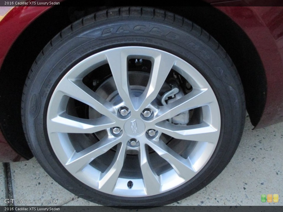 2016 Cadillac XTS Luxury Sedan Wheel and Tire Photo #110083838