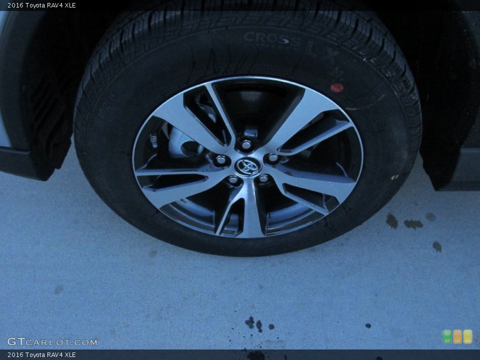 2016 Toyota RAV4 XLE Wheel and Tire Photo #110211091