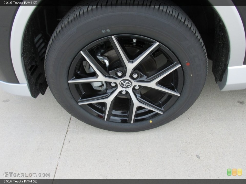 2016 Toyota RAV4 SE Wheel and Tire Photo #110346868