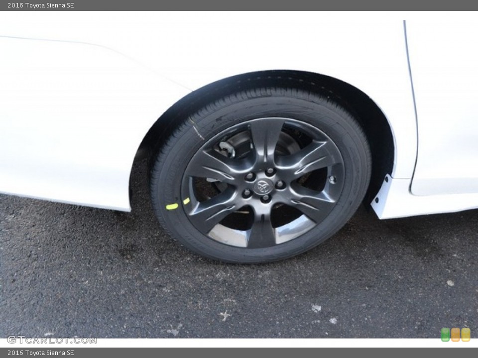 2016 Toyota Sienna SE Wheel and Tire Photo #110674295