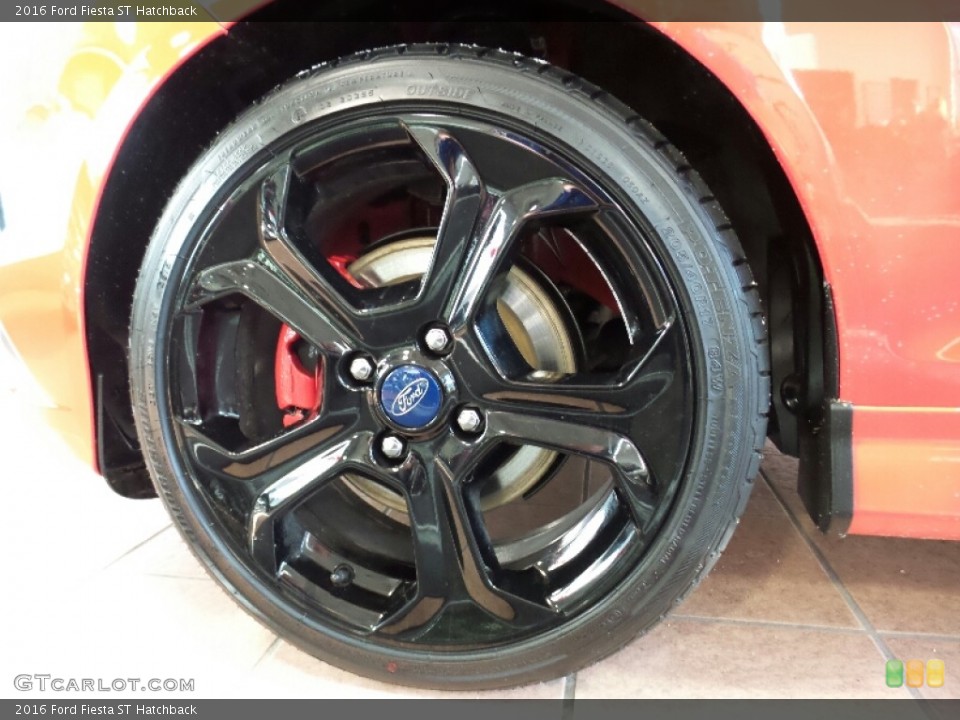 2016 Ford Fiesta ST Hatchback Wheel and Tire Photo 110949229