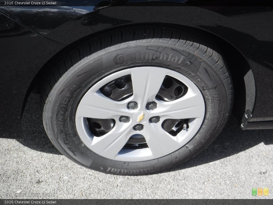 2016 Chevrolet Cruze LS Sedan Wheel and Tire Photo #111682013